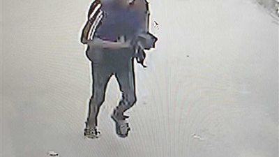 بعد مرور 24 ساعة.. أمن القاهرة يضبط المتهم بسحل مسن وسرقة هاتفه في بدر(صور)