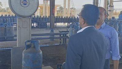 محافظ المنيا يتدخل لحل شكاوى أهالي الجندية بشأن نقص أوزان أسطوانات البوتاجاز