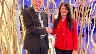 مصر تبحث تطوير العلاقات مع البنك الآسيوي للاستثمار في البنية التحتية