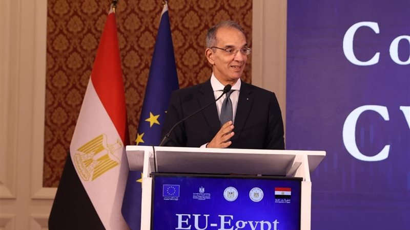 الدكتور عمرو طلعت