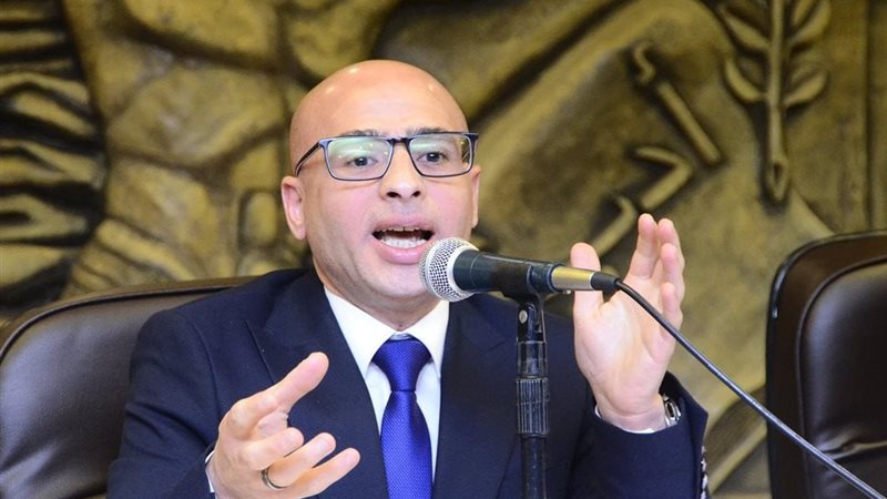 عمرو فاروق