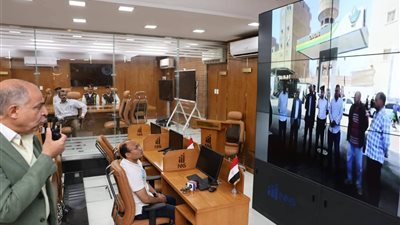 بعد تعديل الأسعار.. محافظ المنيا يجري جولات مفاجئة على محطات الوقود ومواقف الأجرة