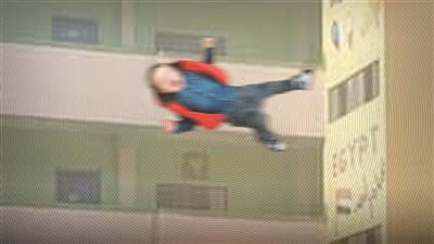 إصابة طفل بعد سقوطه أثناء اللعب داخل مدرسة ابتدائية ببشتيل