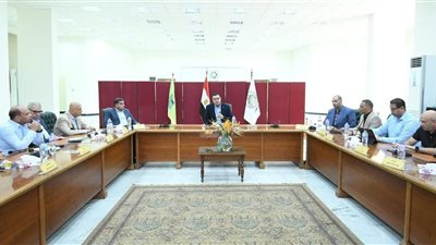 وزير الإسكان يشدد على التصدي بكل حسم لحالات مخالفات البناء بالمدن الجديدة