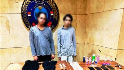 ملابس نسائية وتطبيقات الهواتف.. القبض على شابين بتهمة الترويج للفجور في أكتوبر