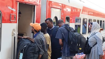 ضمن جهود الدعم الإنساني.. قطار جديد يُقل الأشقاء السودانيين في طريق عودتهم للوطن