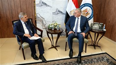 قناة السويس والبترول يتعاونان لإنشاء محطة غاز ببورسعيد.. ما التفاصيل؟