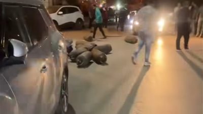 القصة الكاملة لـ انقلاب سيارة محملة بأسطوانات غاز بالمعادي وإصابة قائدها (صور)