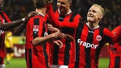 الدوري الألماني.. التعادل الإيجابي يحسم مواجهة آينتراخت فرانكفورت وفرايبورج بهدفين لكل فريق