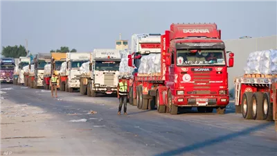 إسرائيل توقف إدخال المساعدات إلى غزة وتغلق المعابر.. وواشنطن بوست: استئناف التسليم اليوم الاثنين