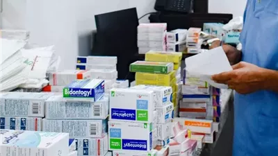 قروض بالمليارات وتهرب من السداد وهروب للخارج.. عزبة المال الحرام في شركات الصيدلة