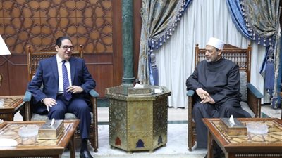 الأزهر وجامعة القاهرة يوقعان بروتوكول تعاون لتحقيق أهداف رؤية مصر 2030