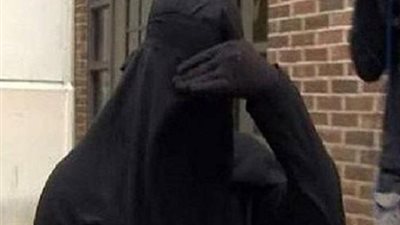 حكاية عاطل يرتدي نقابًا ويتحرش بالسيدات داخل مستشفى أبو النمرس