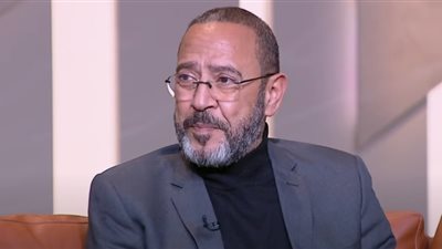 أشرف عبد الباقي: «السادة الأفاضل» عمل مختلف ومليء بالشخصيات المتشابكة