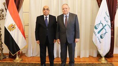 وزير العدل يهنئ القضاة ببدء العام القضائي الجديد 