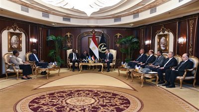  وزير الداخلية يبحث مع نظيره الرواندي تعزيز التعاون الأمني وتبادل الخبرات بين البلدين