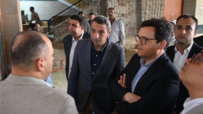 وزير الثقافة ومحافظ السويس يتفقدان أعمال تطوير قصر ثقافة السويس استعدادًا لافتتاحه