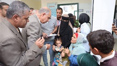 محافظ المنيا يتابع خدمات وحدة طب الأسرة بنزلة بني خلف ضمن «حياة كريمة»
