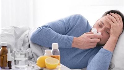 أستاذ أمراض صدرية: «حقنة البرد» جريمة طبية قد تودي بحياة المريض