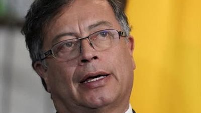 أزمة دبلوماسية تشتعل بين بوغوتا وواشنطن: رئيس كولومبيا يجرّ ترامب إلى القضاء بتهمة القدح والذم