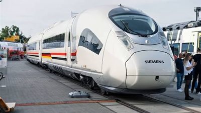 وزارة النقل تدرس مد خط القطار السريع من السخنة إلى السويس بطول 59 كلم