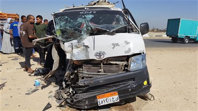 11 مصابًا في تصادم ميكروباص وربع نقل بمركز منفلوط بأسيوط