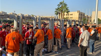 تشديدات أمنية مكثفة لتأمين قمة الأهلي والاتحاد في استاد القاهرة