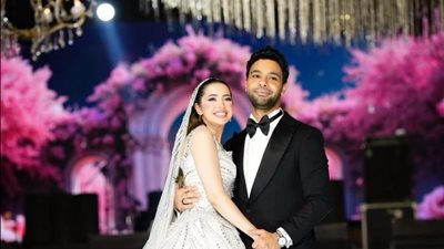 تصغره بـ 15 عاما.. من هي فرح الموجي زوجة المطرب أحمد جمال