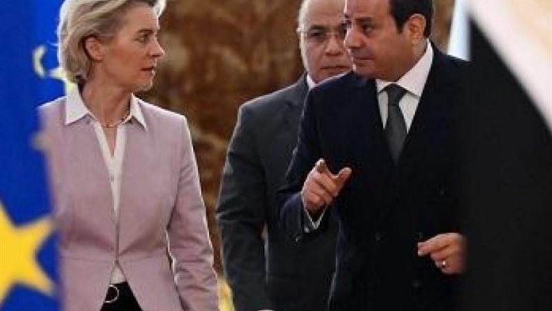 مصر تتحول إلى مركز