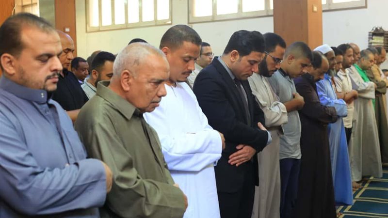 أثناء أداء صلاة الجمعة