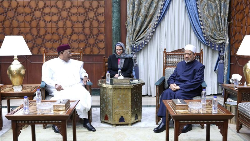 صورة من اللقاء