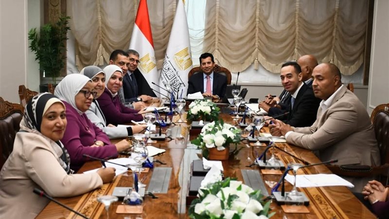 وزير الشباب والرياضة