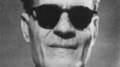 طه حسين.. ابن المنيا الذي أضاء العقول وجعل التعليم كالماء والهواء