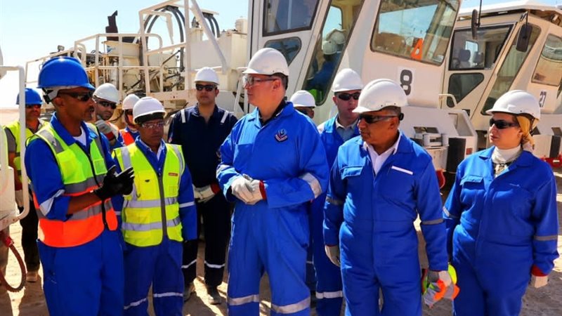 وزير البترول يتفقد