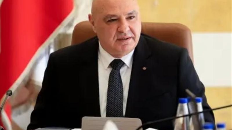 الرئيس اللبناني يعلن