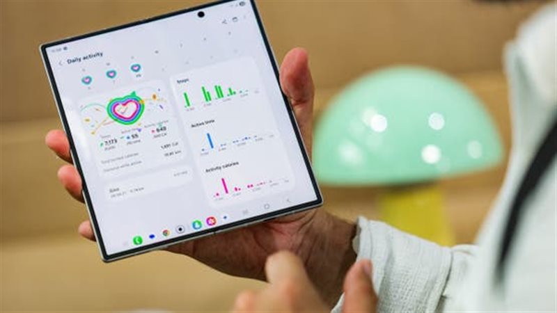 هاتف سامسونج ثلاثي