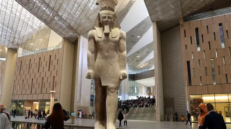 المتحف المصري الكبير