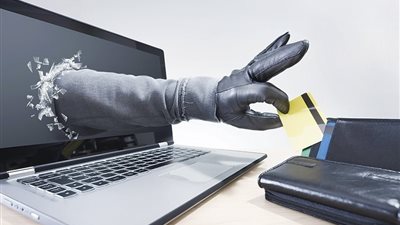 «بطاقات ائتمان وهمية ومستندات مزورة.. كيف تسللت العصابة إلى خزائن بنك «N.B.D»  في مصر؟