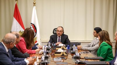 وزير قطاع الأعمال يشهد توقيع تمويل أول مصنع لإنتاج أقراص الكلور في مصر والشرق الأوسط