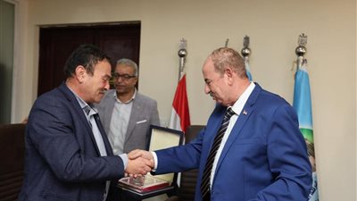 تكريم اللواء محمود نافع  رئيس هيئة الصرف الصحي بالإسكندرية الأسبق 