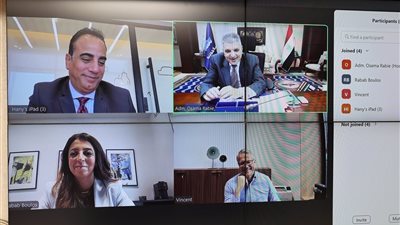 قناة السويس تبحث مع مجموعة ميرسك العودة الكاملة للعبور من الممر الملاحي