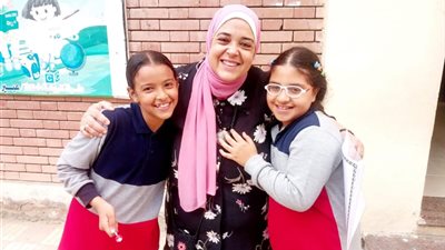 ممر شرفي لتكريم مديرة مدرسة الشهيد ماجد شاكر بالإسكندرية تقديرًا لجهودها