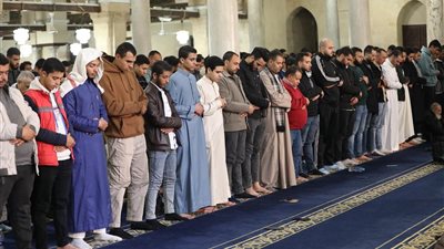  هل يصلي الناس خوفًا لا حبًّا؟.. فتوى تثير الجدل حول نيات العبادة وصدق الإيمان