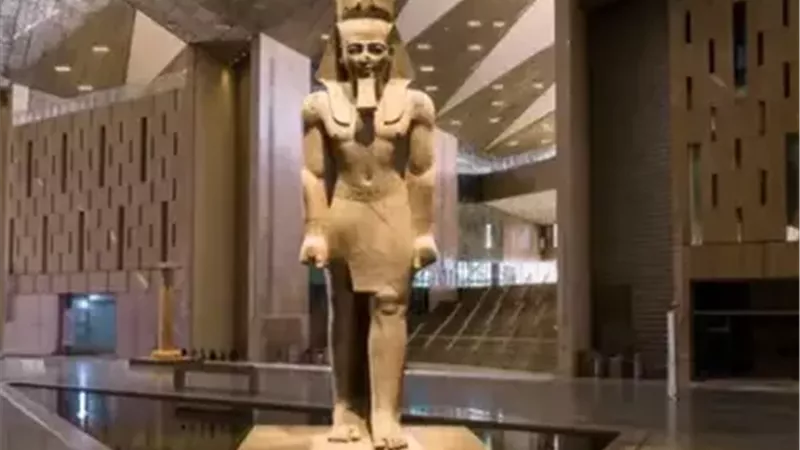  المتحف المصري الكبير