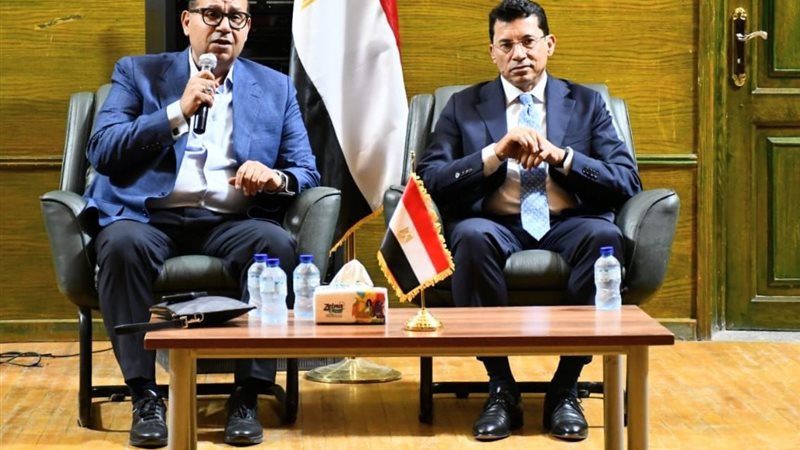 جانب من اللقاء