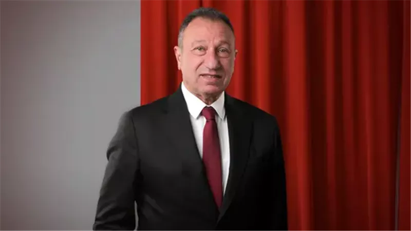 الكابتن محمود الخطيب