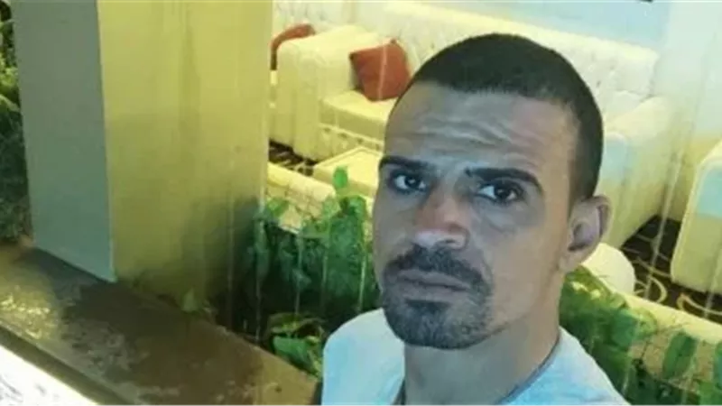 الشاب المتوفي 