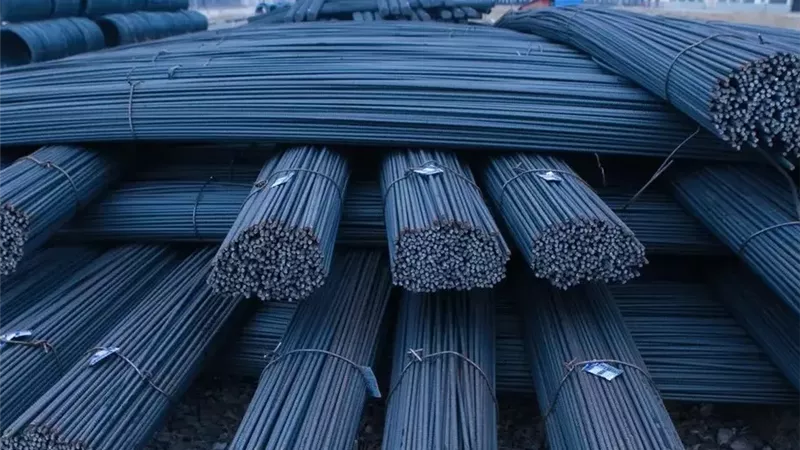 خام الحديد يواصل