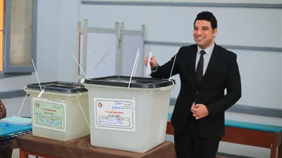 نائب محافظ سوهاج يدلي بصوته ويدعو المواطنين للمشاركة في انتخابات النواب