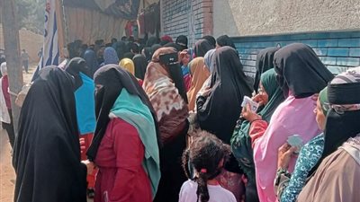 توافد كثيف في سمالوط بالمنيا مع تصدر السيدات المشهد الانتخابي